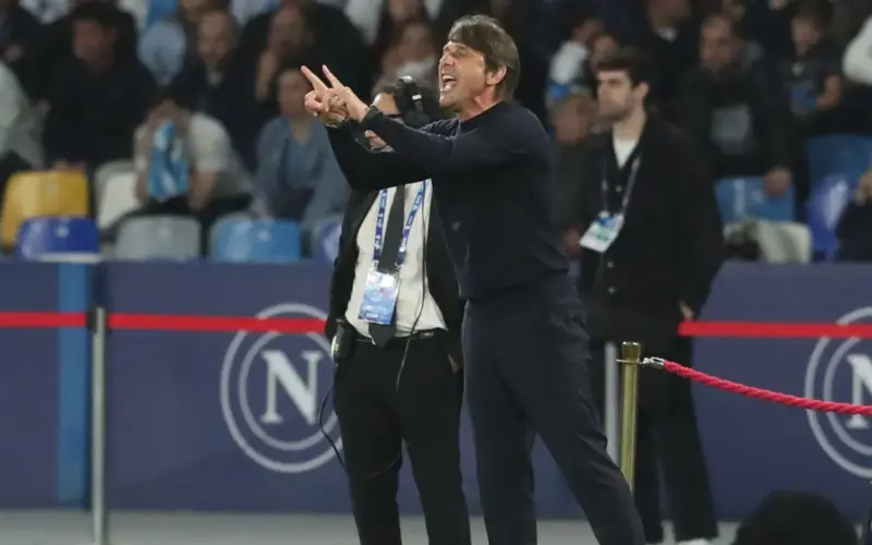 كونتي يودع نابولي وروما وكومو ينتزعان بطاقتي دوري الأبطال